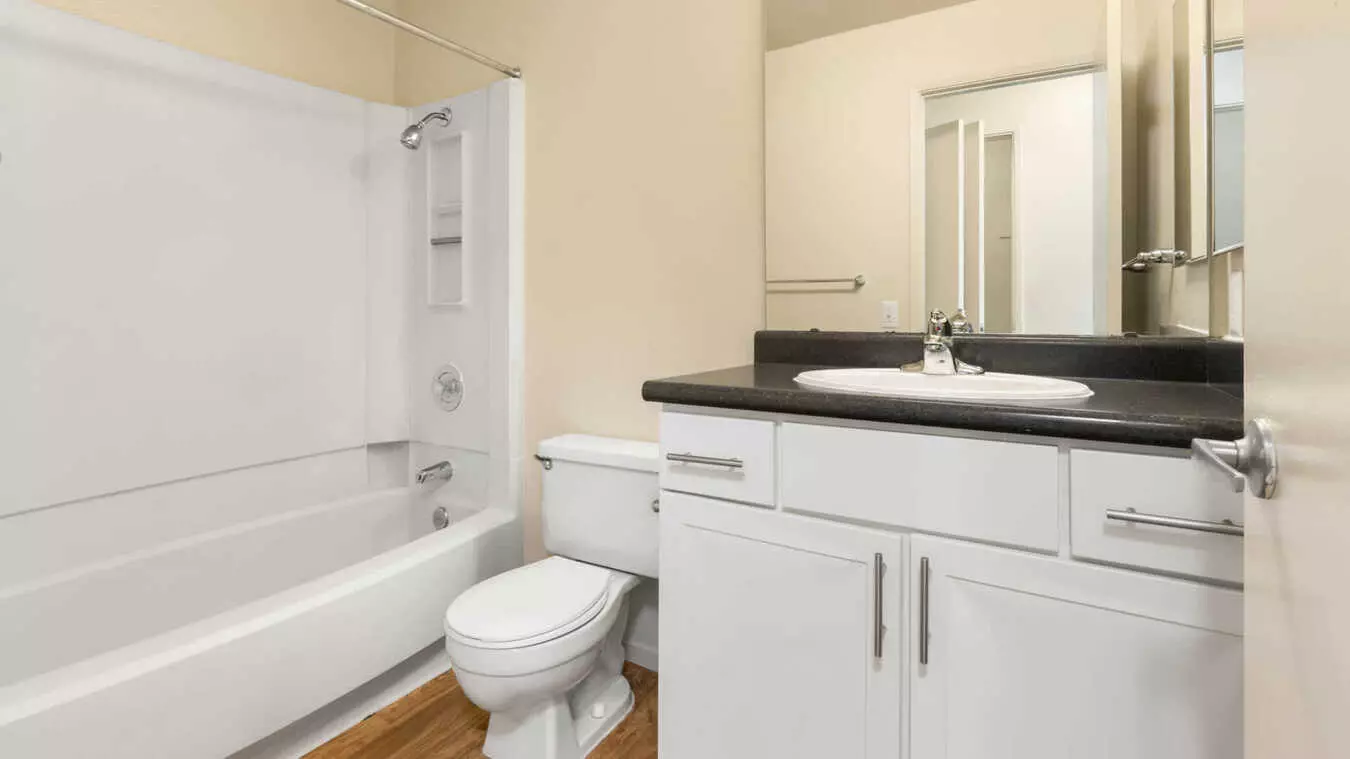 Schooner Bay Apartment Homes photo 4