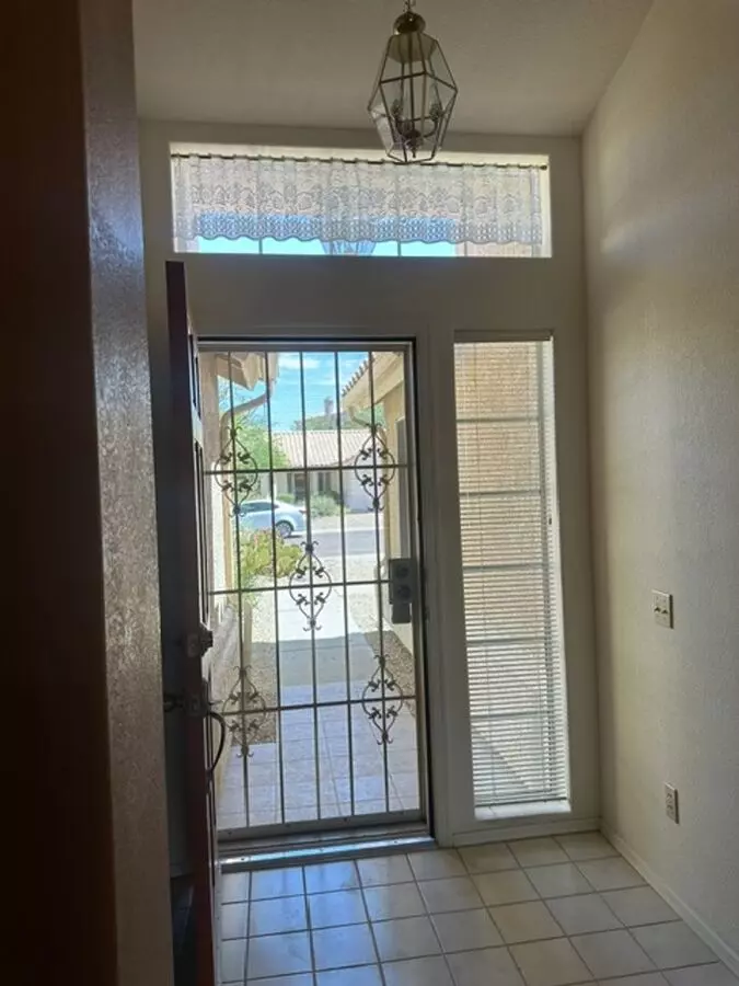 FURNISHED Single Family Home- MUST BE 12 MONTH LEASE photo 5