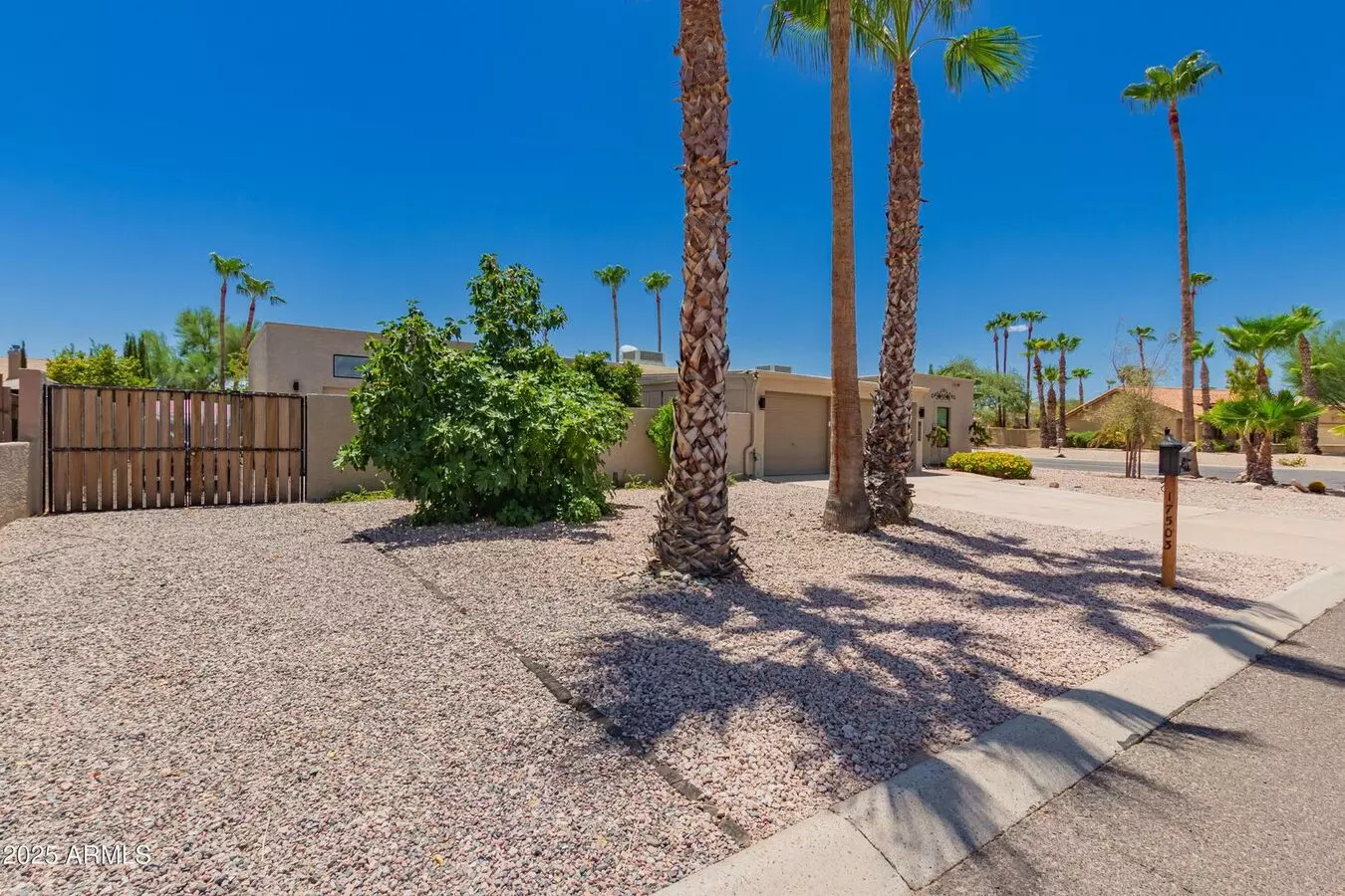 Gorgeous 3 Bedroom/2 Bath Single Level Home! Private Pool/spa, Rv Gate, Separate Garage/workshop photo 2