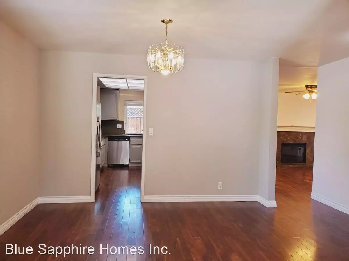 Updated Single Family Home With Additional Home Office Space photo 4