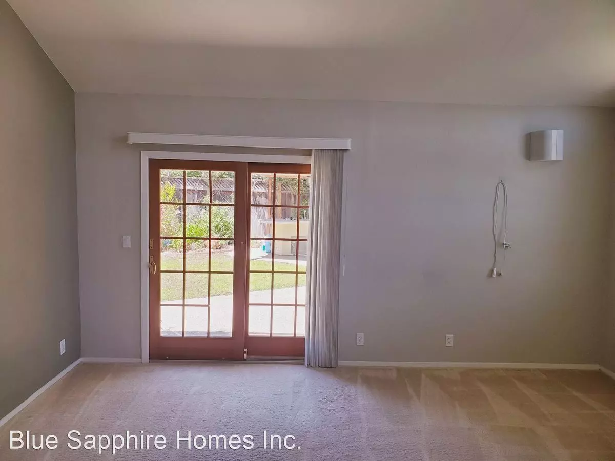 Updated Single Family Home With Additional Home Office Space photo 3