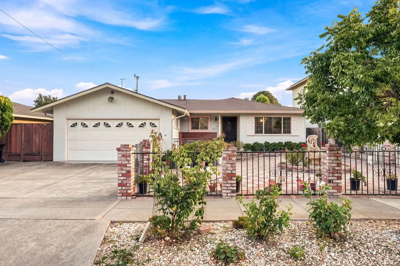 4448 Irvington Ave photo 2