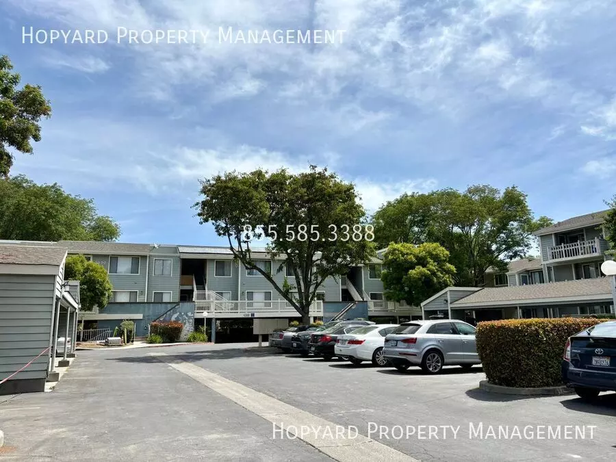 3663 Oakwood Terrace - 211 photo 4