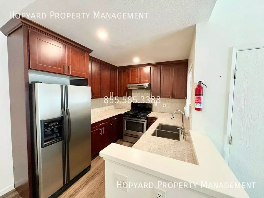 3663 Oakwood Terrace - 211 photo 5