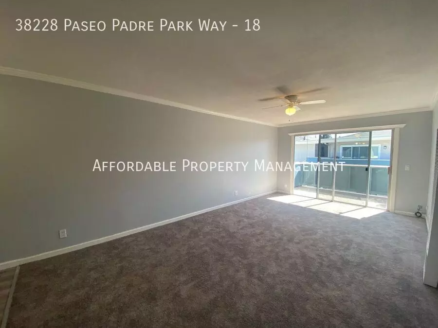 38228 Paseo St photo 4