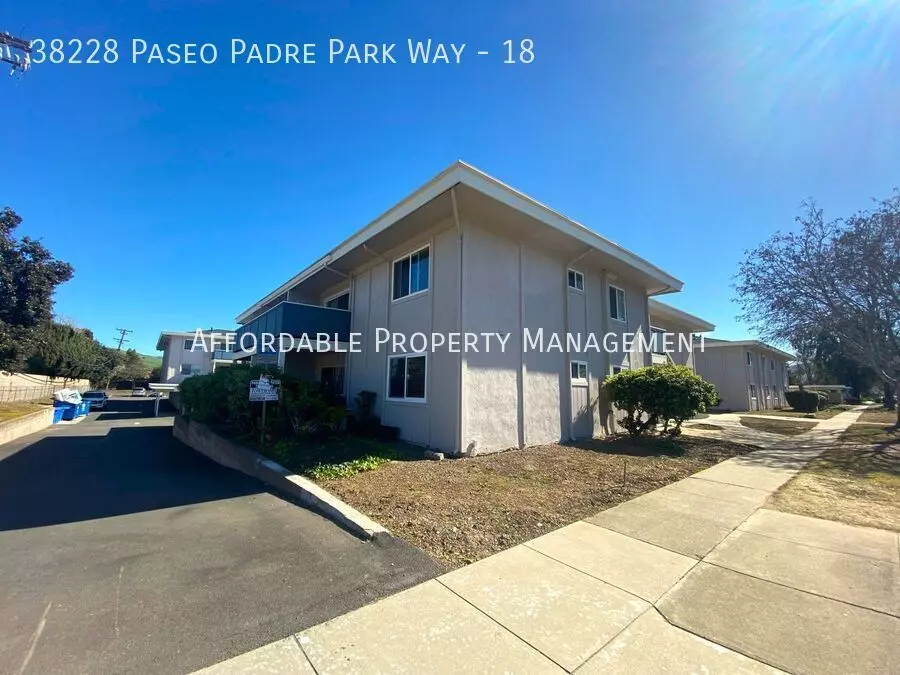 38228 Paseo St photo 3