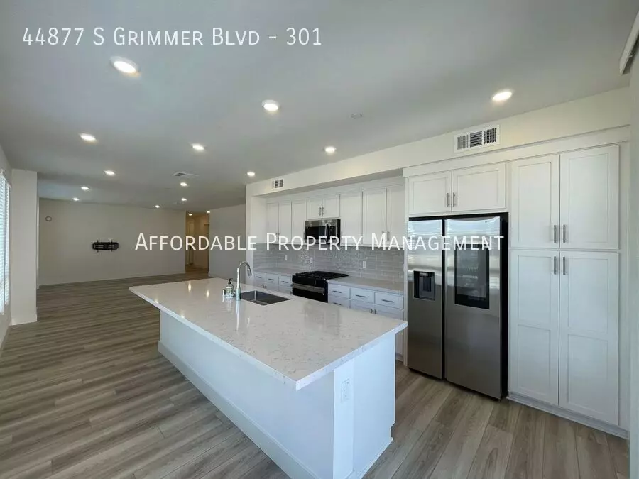 44877 South Grimmer Boulevard, Fremont, CA 94538 photo 2