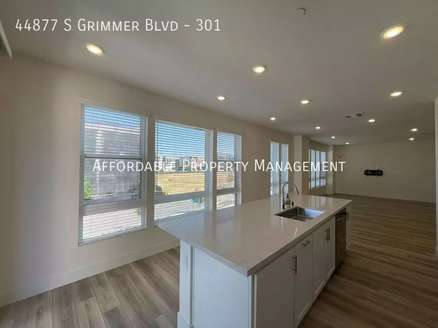 44877 South Grimmer Boulevard, Fremont, CA 94538 photo 5