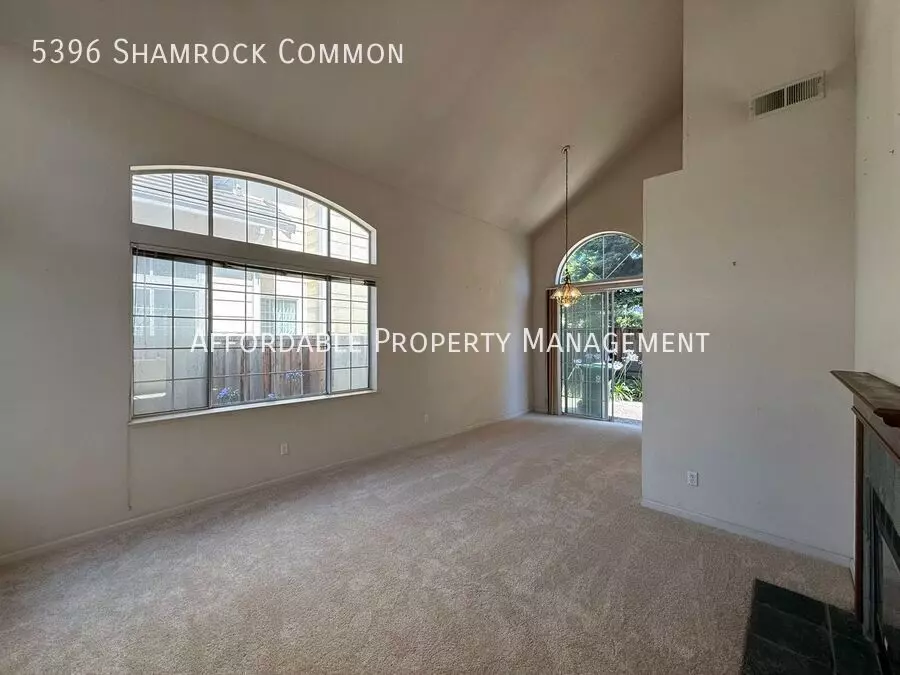 5396 Shamrock Cmn photo 5