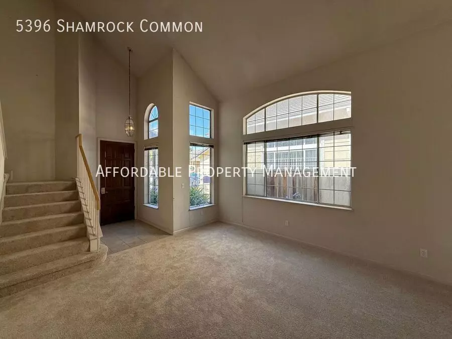 5396 Shamrock Cmn photo 4