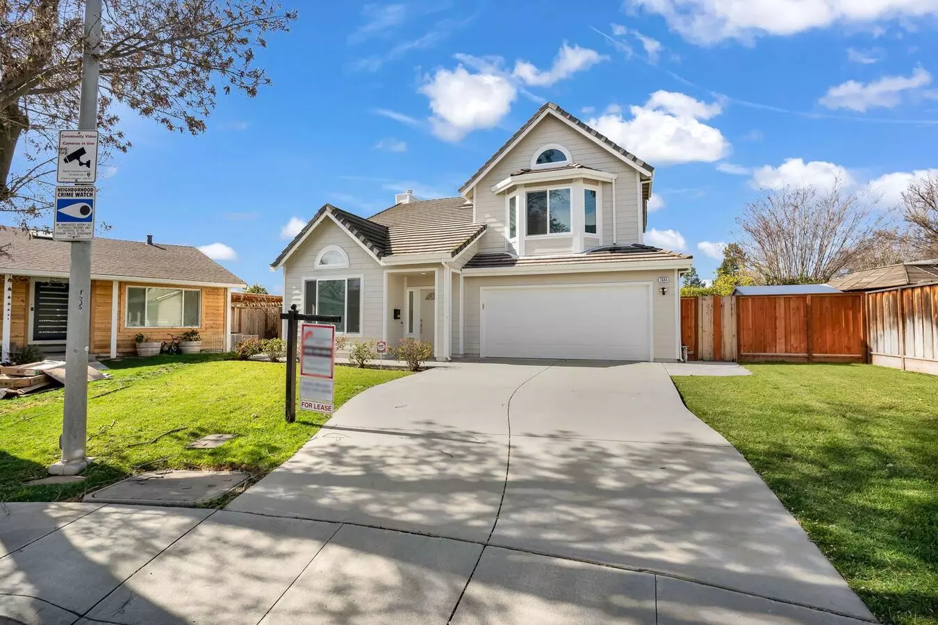 Amazing Home, Lot And Neighborhood! End Of Cul De Sac Almost 8000 Sq. Ft. Immaculately Maintained! Sideyard Access With Fruit Trees, Patio, &amp; Gardener Included! photo 3