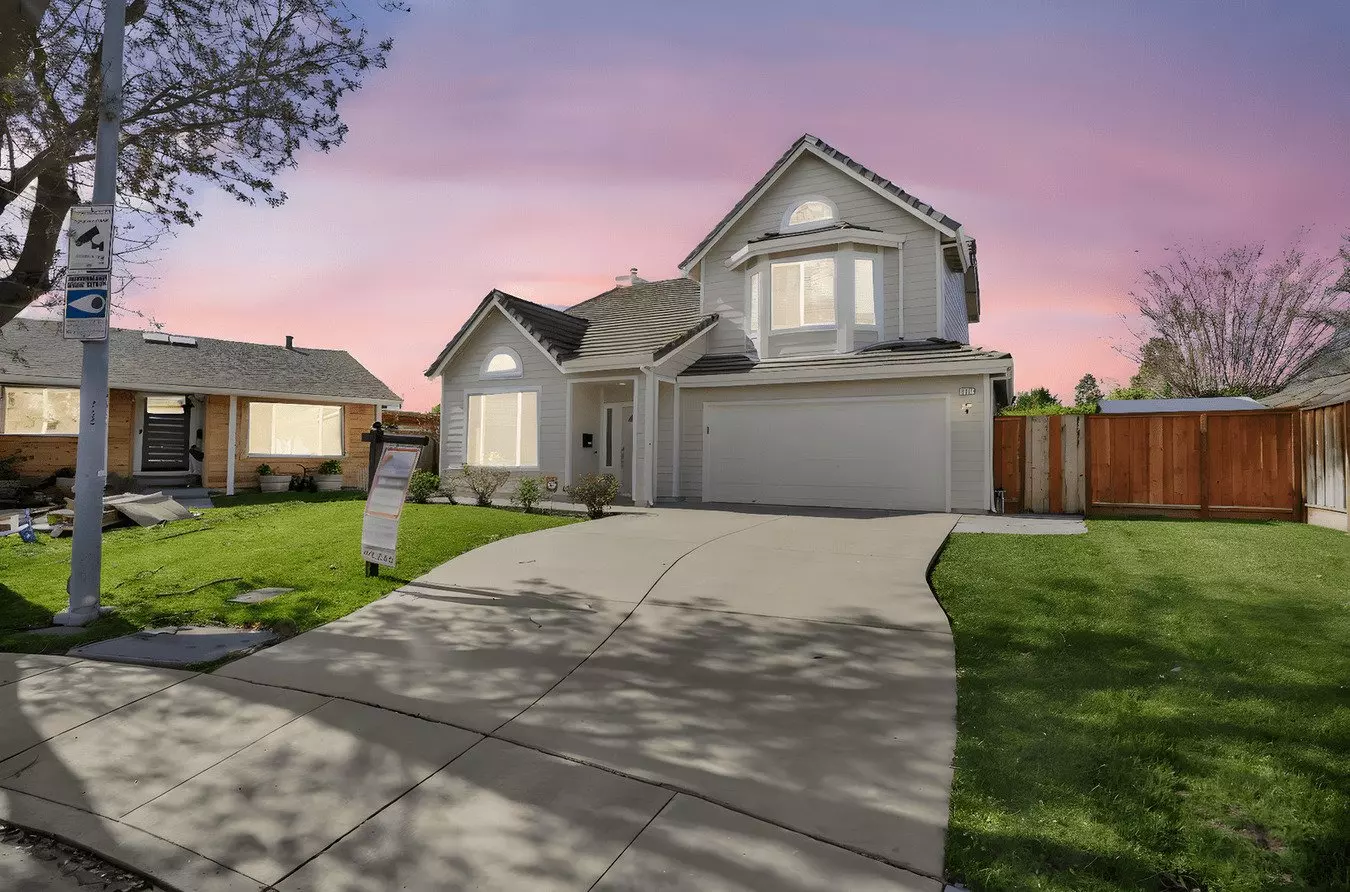 Amazing Home, Lot And Neighborhood! End Of Cul De Sac Almost 8000 Sq. Ft. Immaculately Maintained! Sideyard Access With Fruit Trees, Patio, &amp; Gardener Included! photo 2