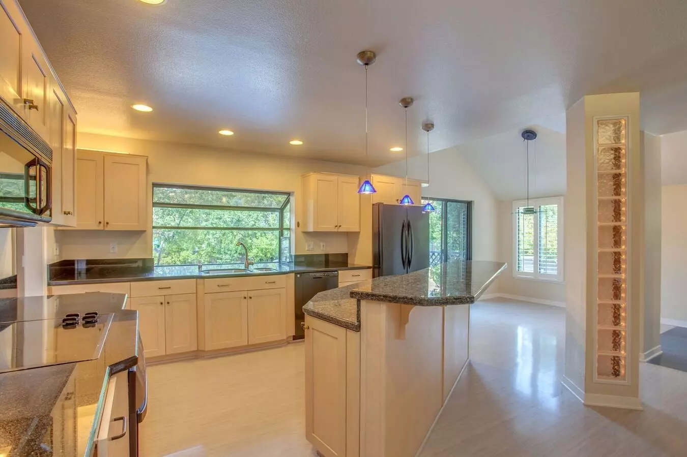 47180 Zapotec Dr photo 3