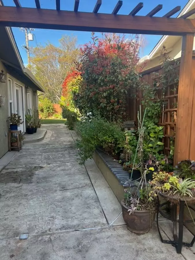 Custom Rebuilt 4bd/3ba Single-family Home In Mission Area, Fremont!