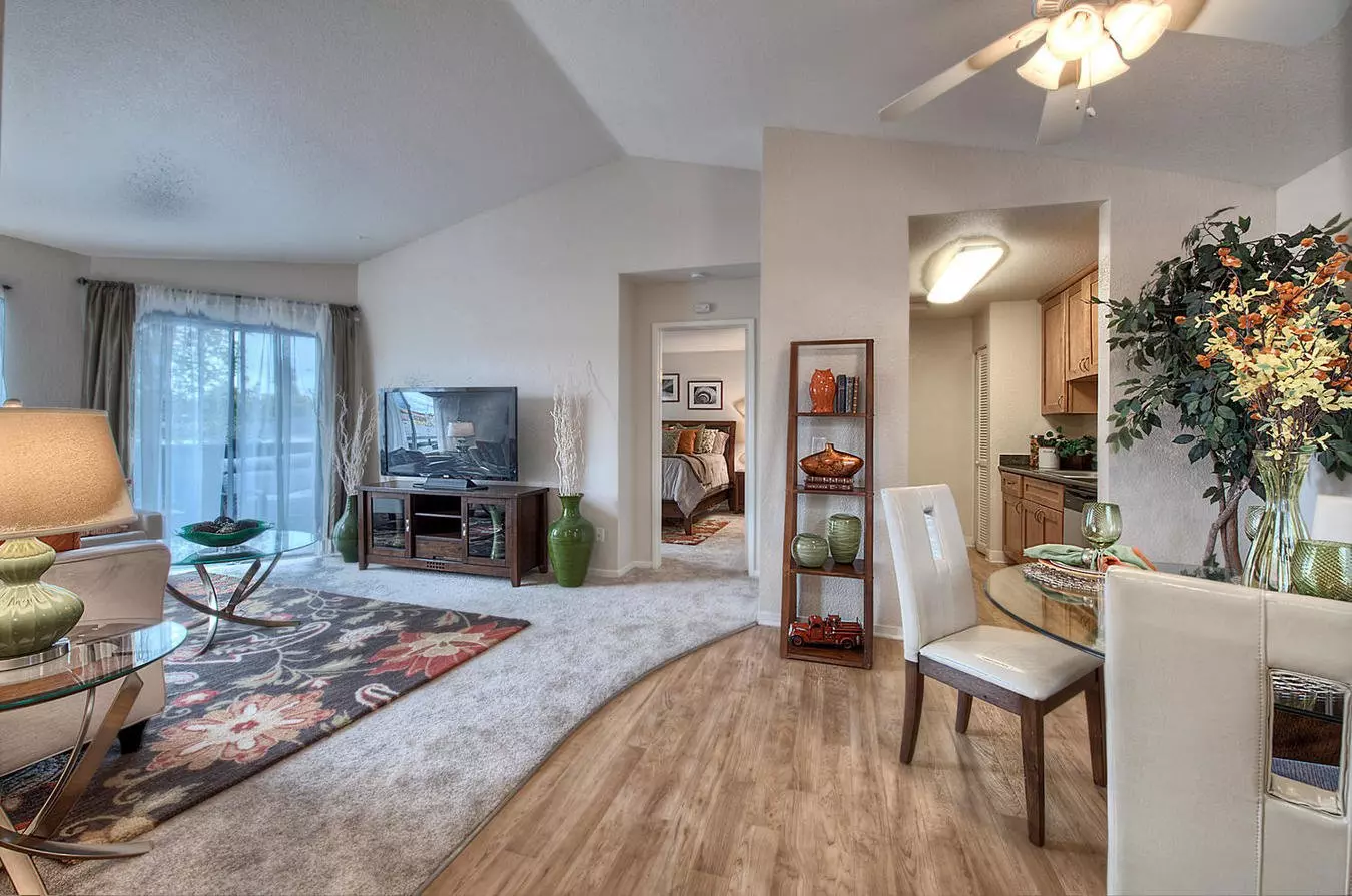 Regency Square Apartments photo 2