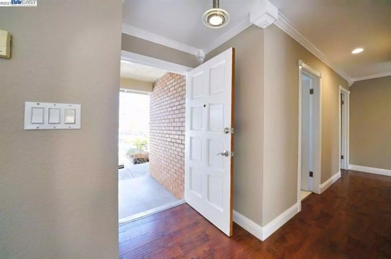 Serene Sylvan Sanctuary - 4 Bed/2 Bath Home W/private Pool - Fremont photo 5