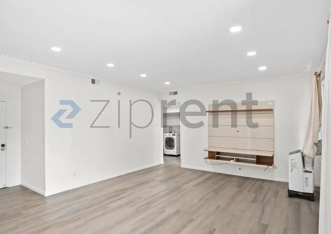 Spacious 2-bedroom Apartment In Desirable Fremont Location. photo 5