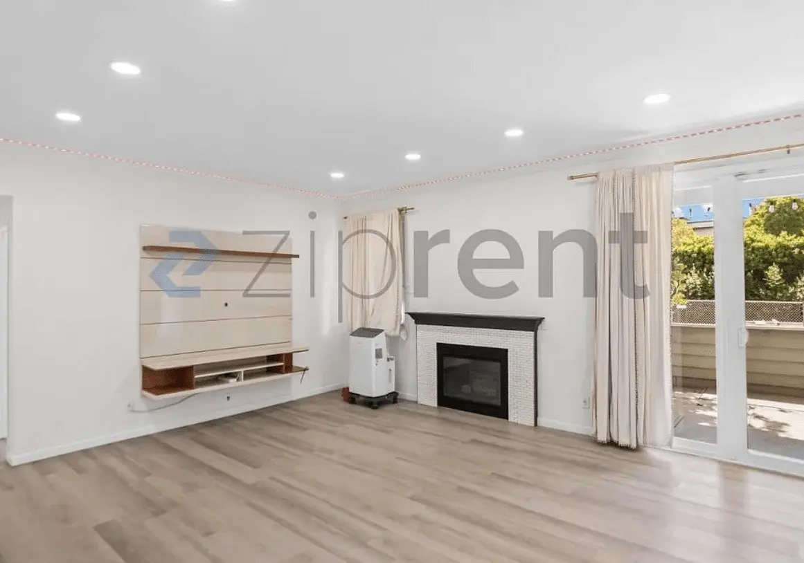Spacious 2-bedroom Apartment In Desirable Fremont Location. photo 2