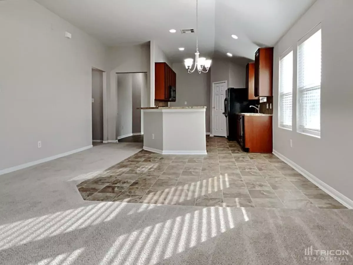 2610 Texas Elm Court Fresno Tx photo 4