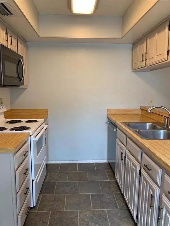 2929 Pegasus Drive, Garland, TX 75044 photo 3
