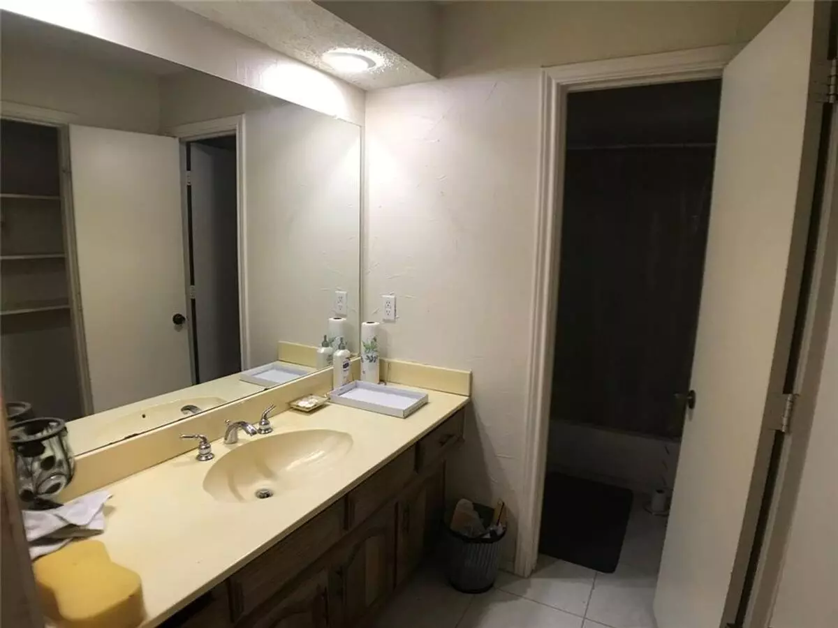 305 Marriott Lane, Garland, TX 75040 photo 5
