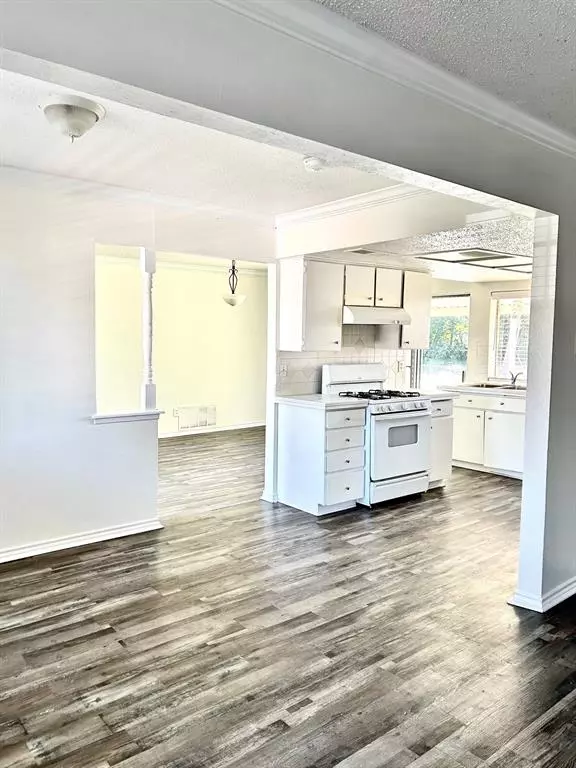 834 Quebec Drive, Garland, TX 75040 photo 2