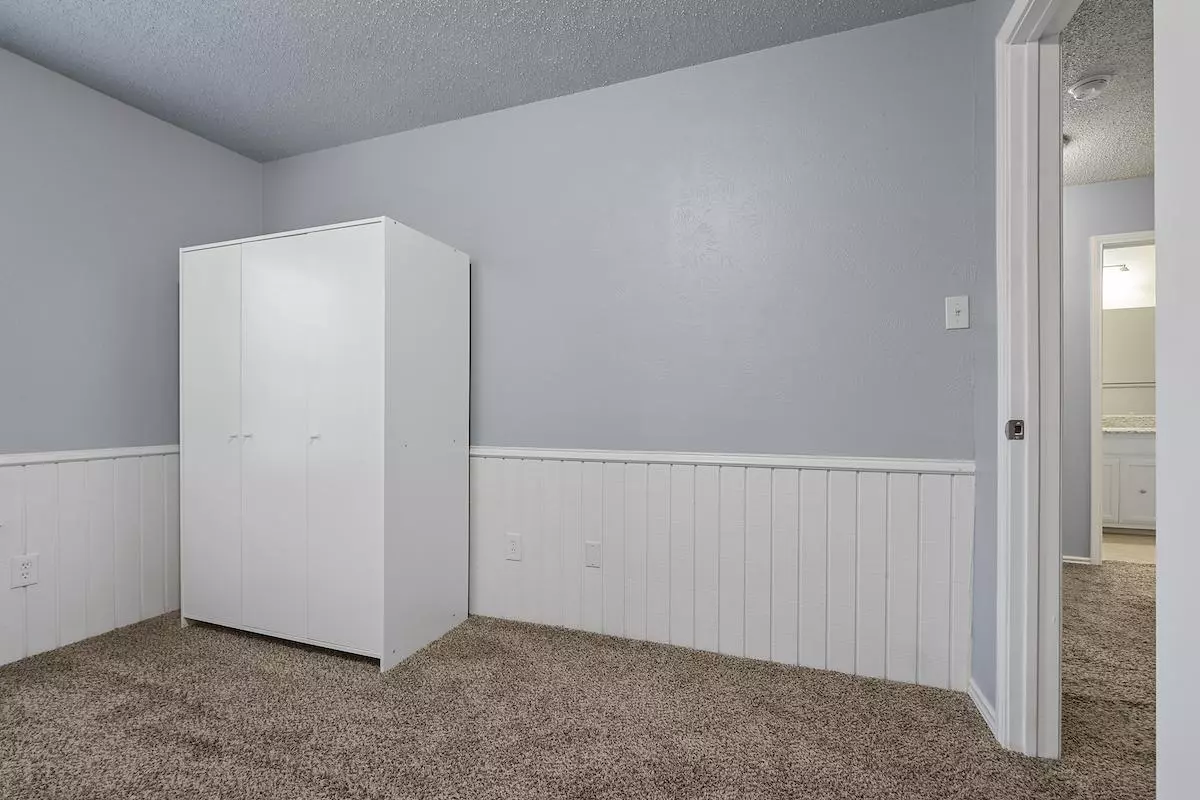 Woodmeadow Ct photo 2