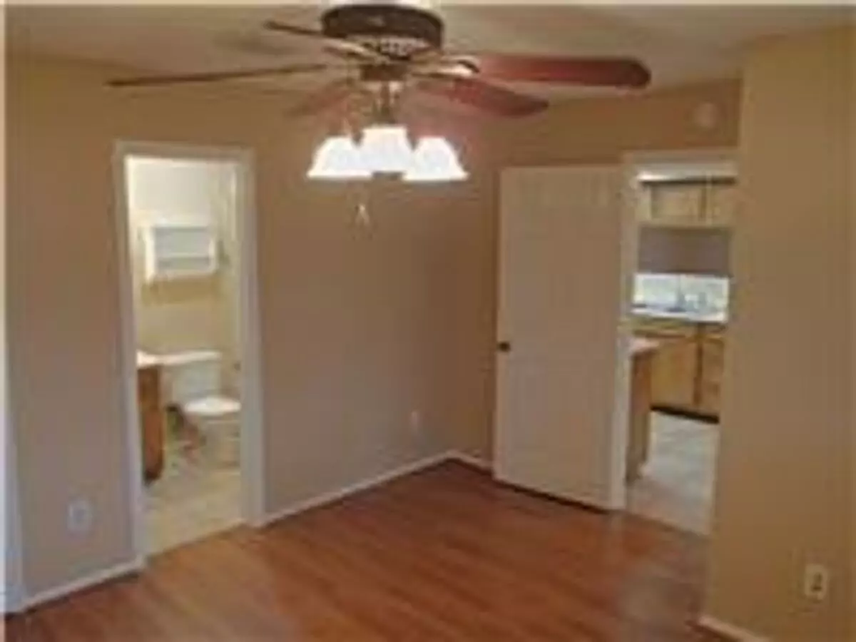 617 Luther Drive, Georgetown, TX 78628 photo 2