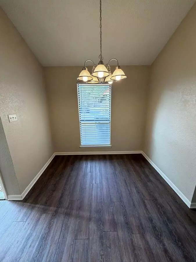 306 Tamara Drive, Georgetown, TX 78628 photo 5