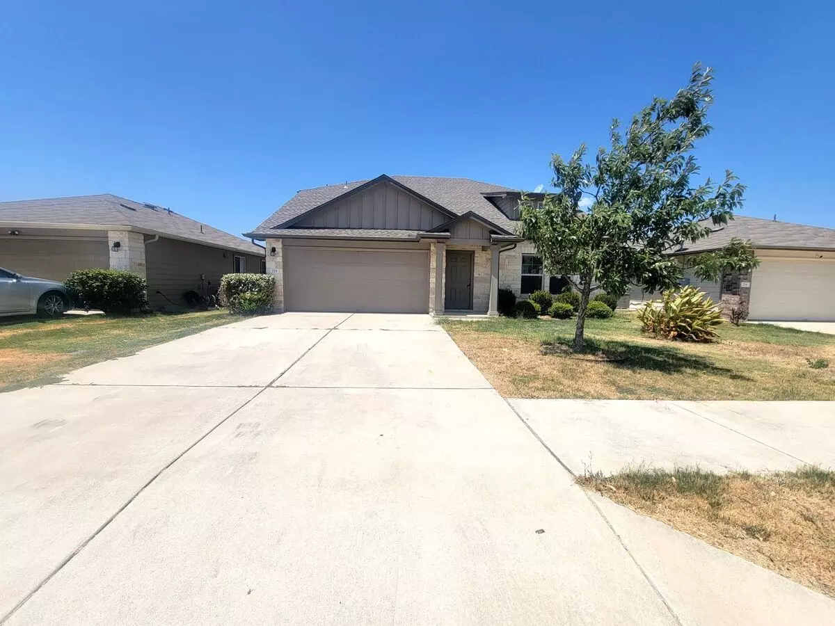 729 Pinnacle Dr photo 4