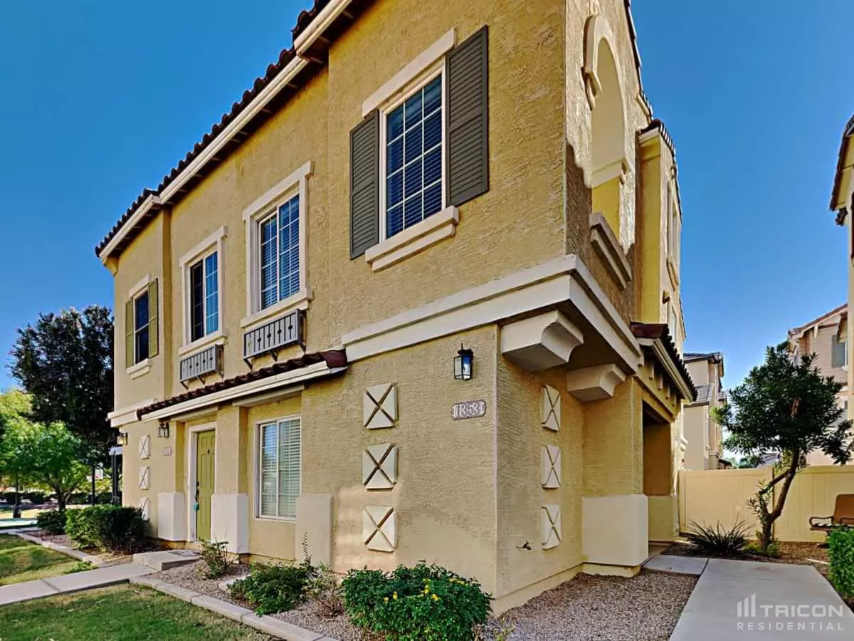 1353 South Sabino Drive, Gilbert, AZ 85296 photo 2