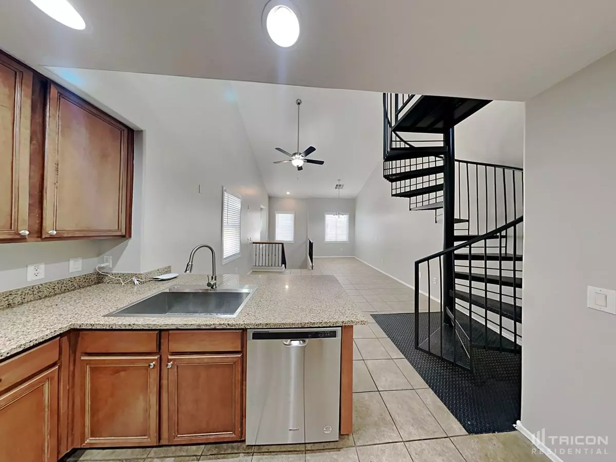 1353 South Sabino Drive, Gilbert, AZ 85296 photo 4