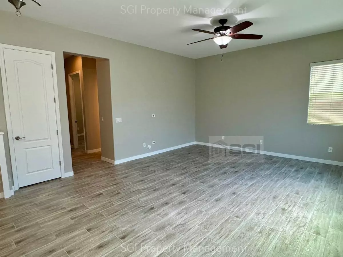 1433 E Lovebird Ln photo 5