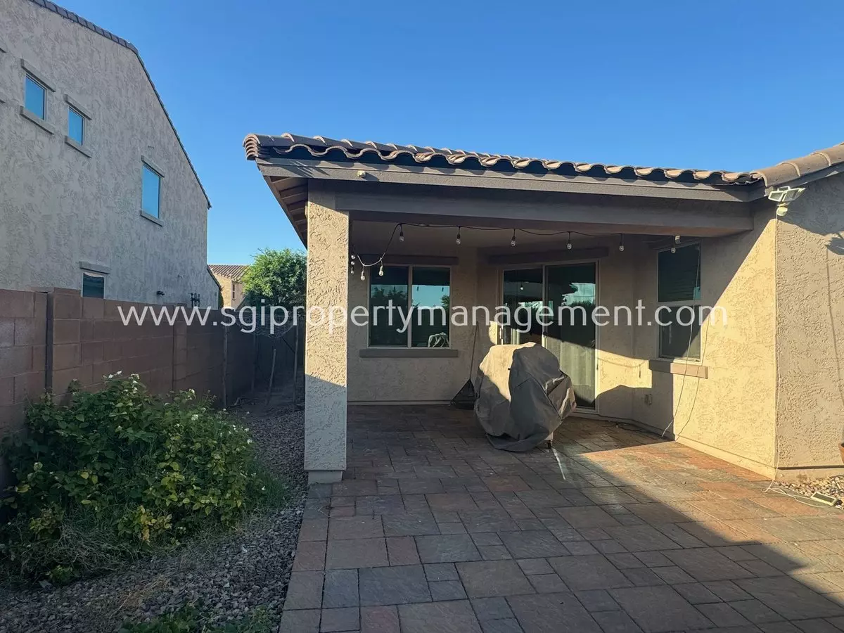 1472 E Flamingo Way photo 3
