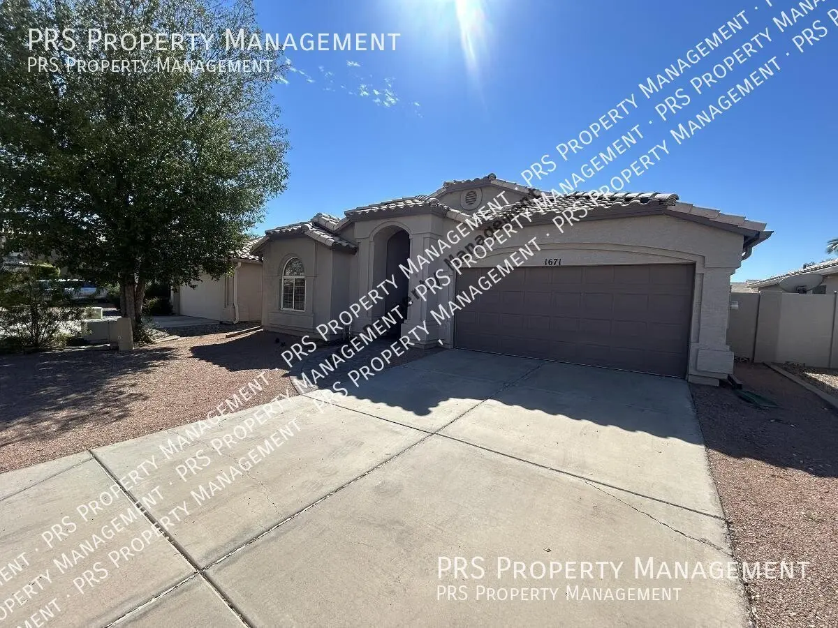 1671 W Princeton Ave photo 2
