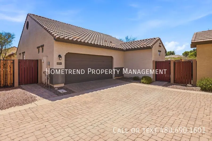 2535 E Vermont Dr photo 3