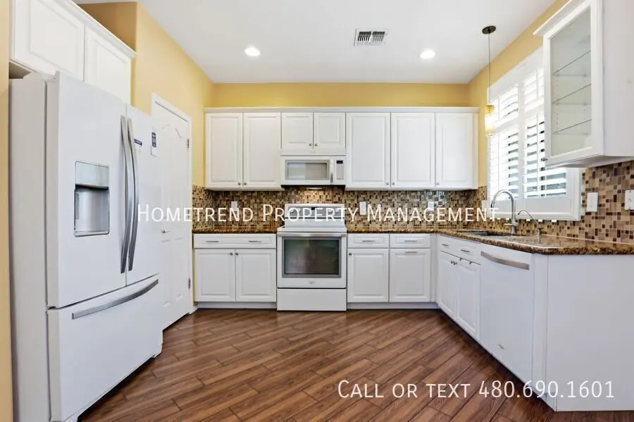 2535 E Vermont Dr photo 4