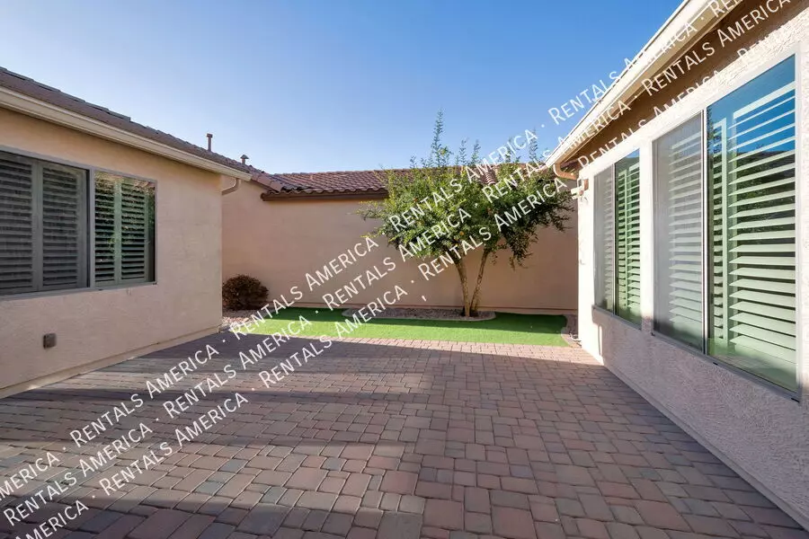 3863 South Verbena Avenue, Gilbert, AZ 85297 photo 2
