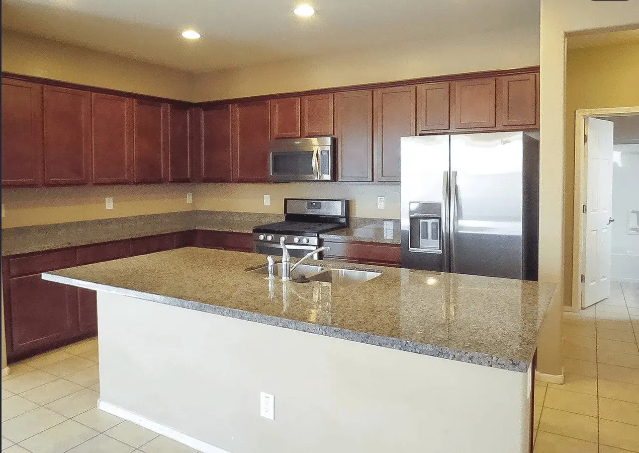 5 Bed And 3 Baths In Gilbert photo 4