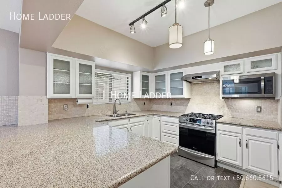 514 S Marina Dr Gilbert, AZ 85233 photo 4