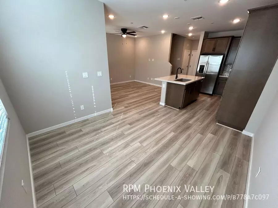 740 East Lark Street, Gilbert, AZ 85297 photo 2