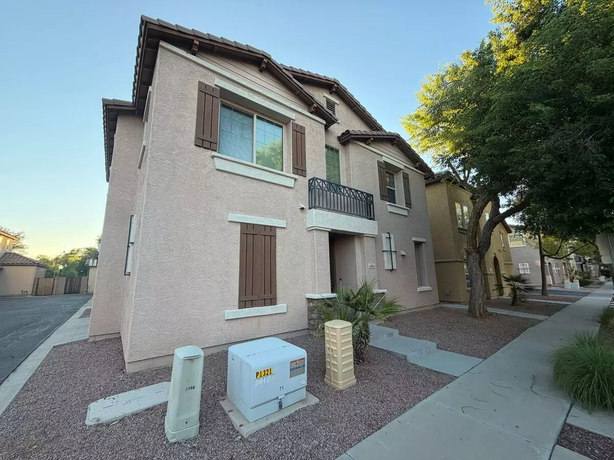 Beautiful 3 Bedroom Home In Gilbert! New Carpet New Paint photo 5