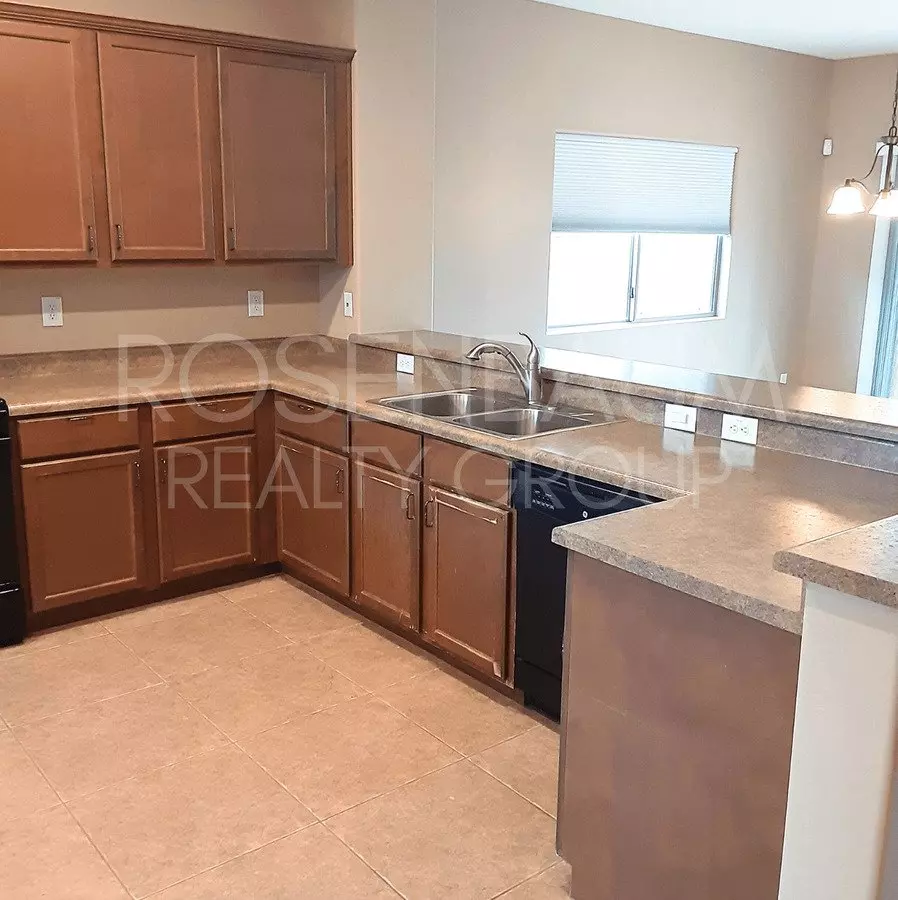 2756 East Rakestraw Lane, Gilbert, AZ 85298 photo 4