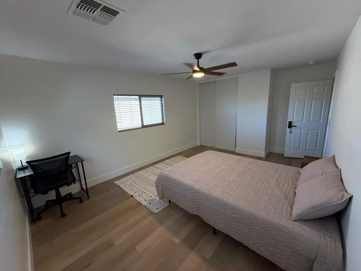 E Santa Fe Ln photo 4