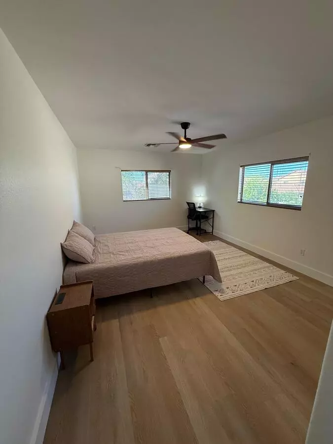 E Santa Fe Ln photo 3