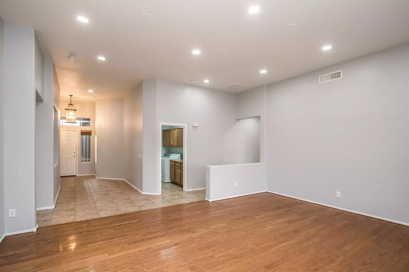 3264 E THORNTON Avenue photo 4