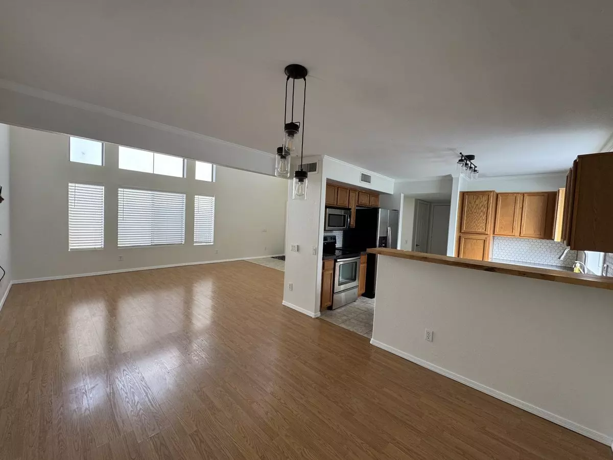 Gilbert House 3 Beds 2.5 Baths !! photo 2