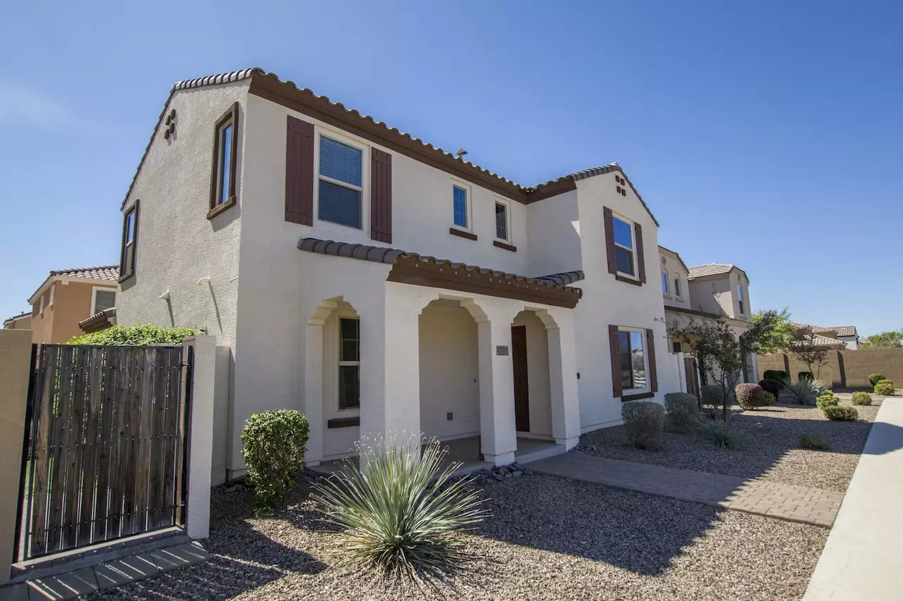2220 South Ponderosa Drive, Gilbert, AZ 85295 photo 2