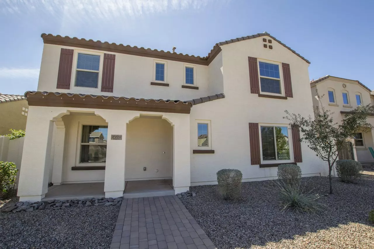 2220 South Ponderosa Drive, Gilbert, AZ 85295 photo 3
