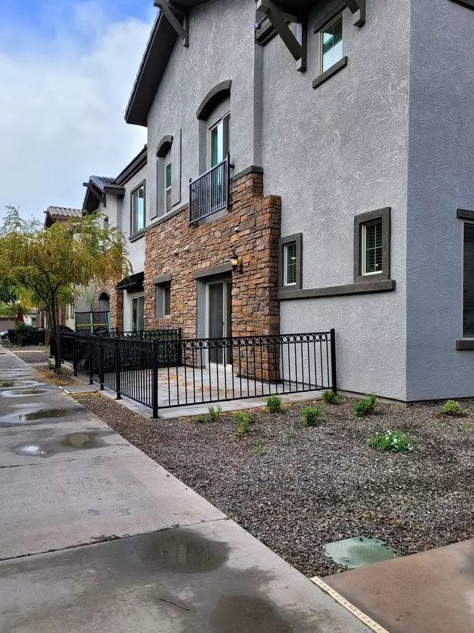 Wonderful Newly Built Townhome photo 4